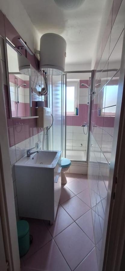 נובליה Apartments Villa Milenka מראה חיצוני תמונה
